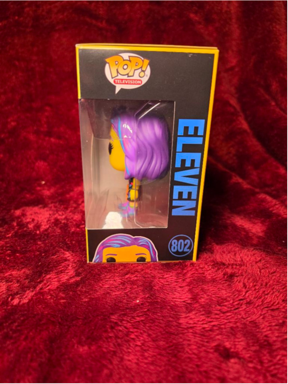 Funko Pop! #802 Stranger Things Eleven Action Figure yellow and purple - Picture 2 of 5